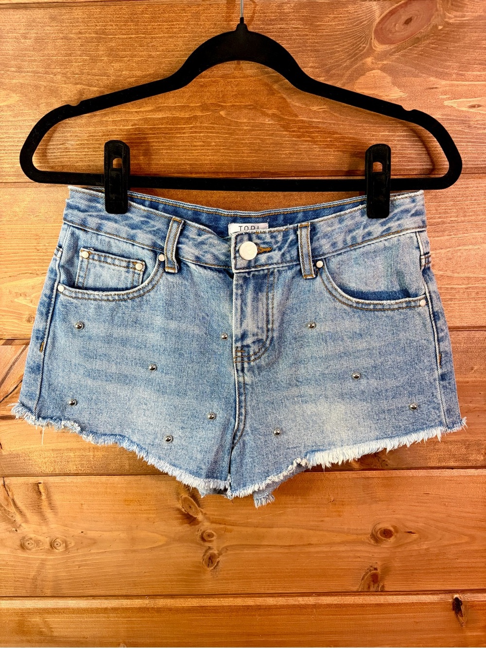 Tobi Light Blue Studded Frayed Denim Short Shorts Size 26 💕🌸
